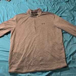Under armor pull over